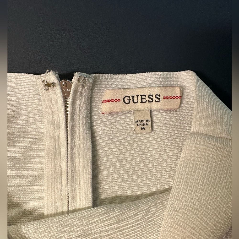 Guess set - Picture 7 of 8